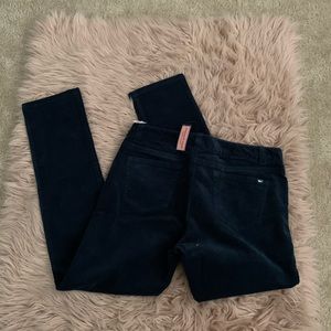 Vineyard vines dark blue corduroy pants ✨